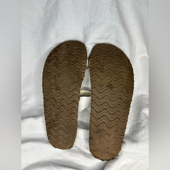 Sandals - Picture 4 of 4